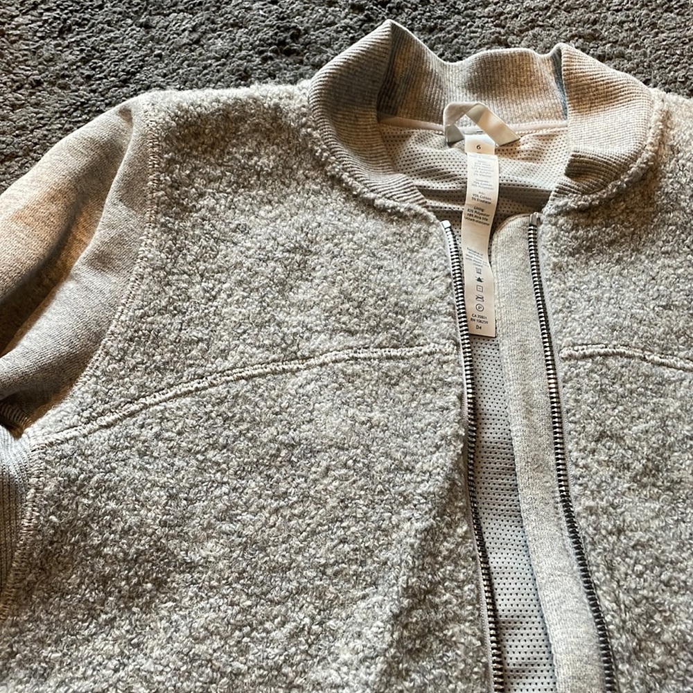 Lululemon Jacket - Picture 4 of 7